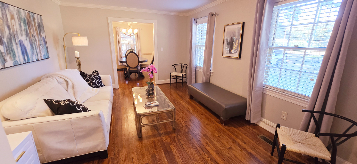 Jamie's Furnished 3 bedroom & 2 bath Home on a shady lot and fenced yard.  4 miles from ECU Health a - Photo 8