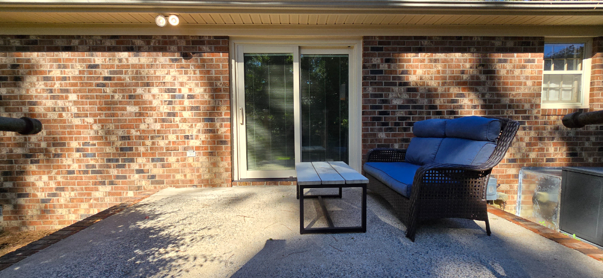 Jamie's Furnished 3 bedroom & 2 bath Home on a shady lot and fenced yard. 4 miles from ECU Health a - Photo 4