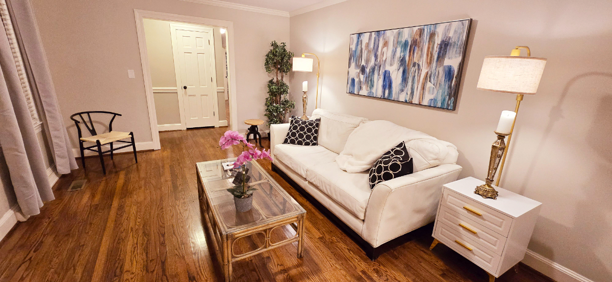 Jamie's Furnished 3 bedroom & 2 bath Home on a shady lot and fenced yard.  4 miles from ECU Health a - Photo 7