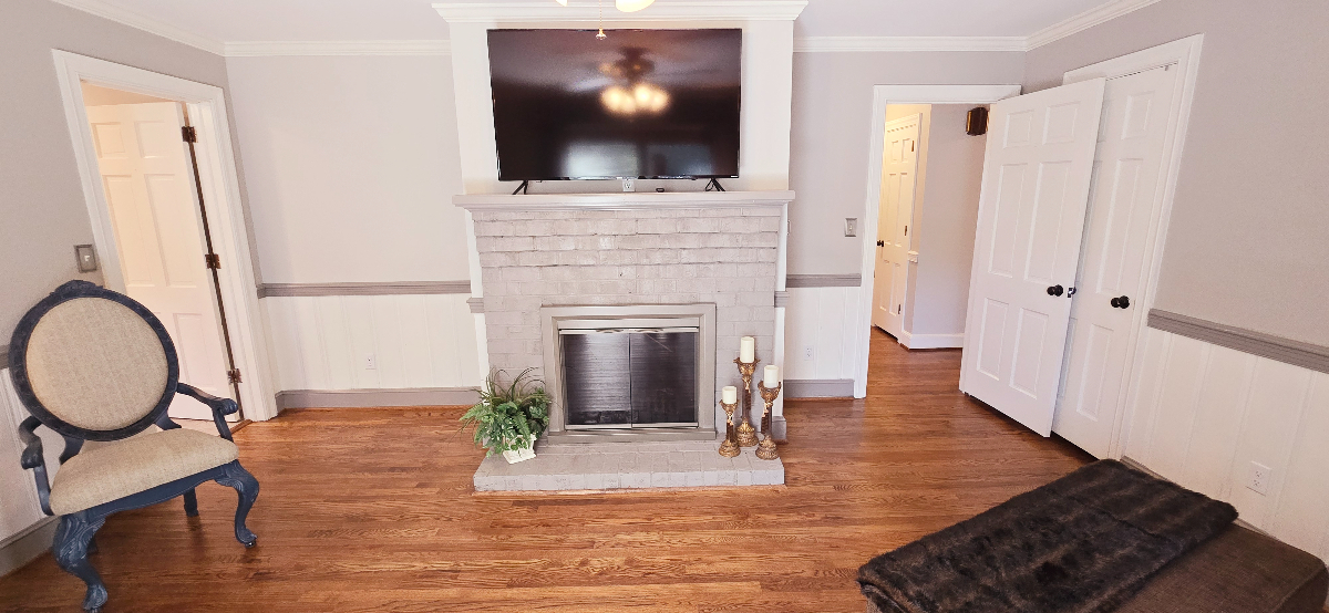 Jamie's Furnished 3 bedroom & 2 bath Home on a shady lot and fenced yard.  4 miles from ECU Health a - Photo 9