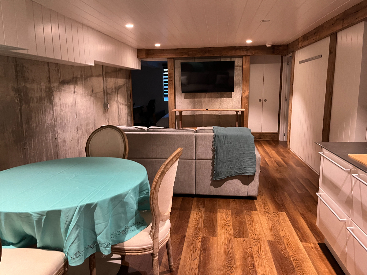 Cozy Hampton Bays getaway - Photo 2