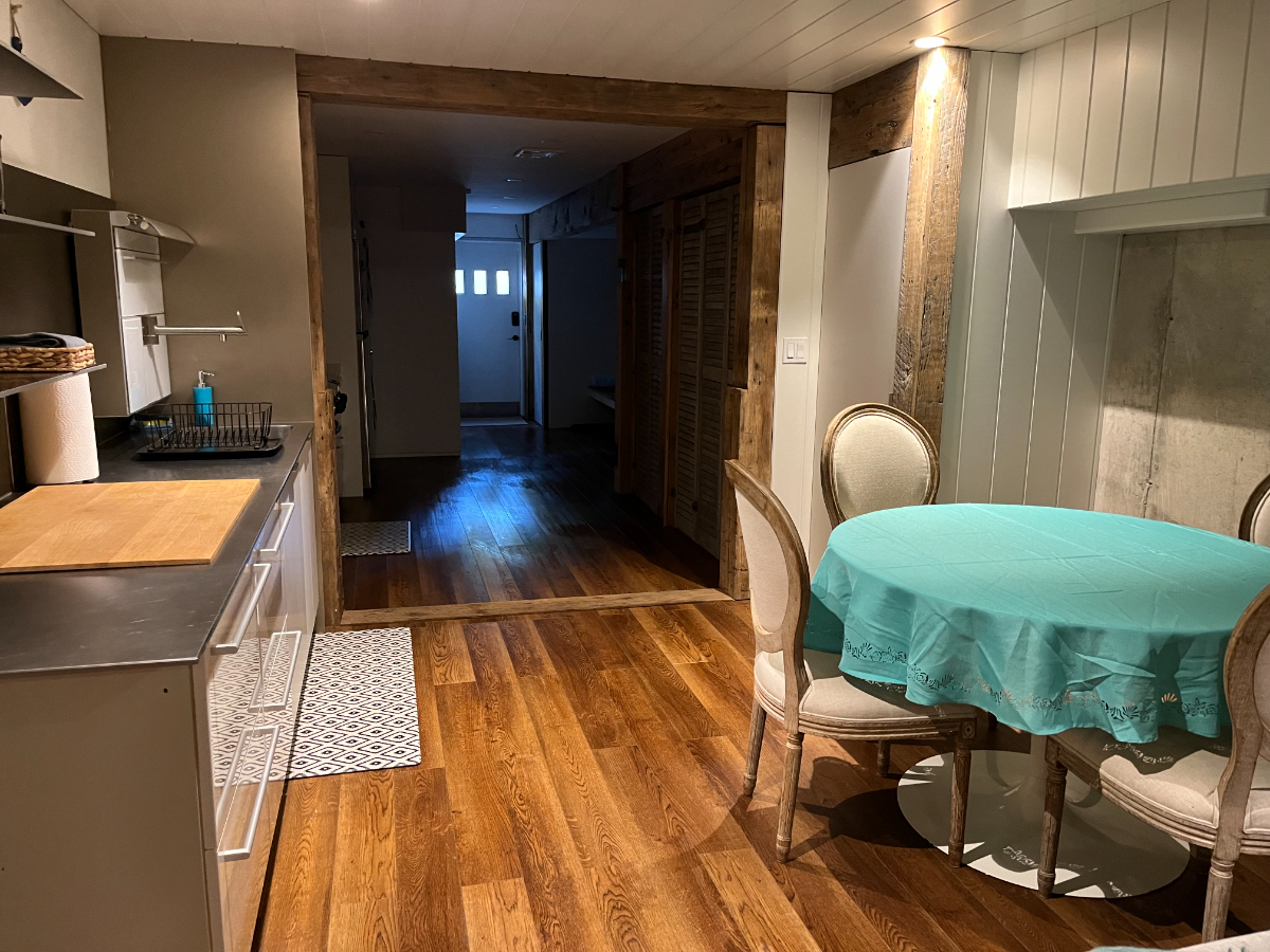 Cozy Hampton Bays getaway - Photo 4