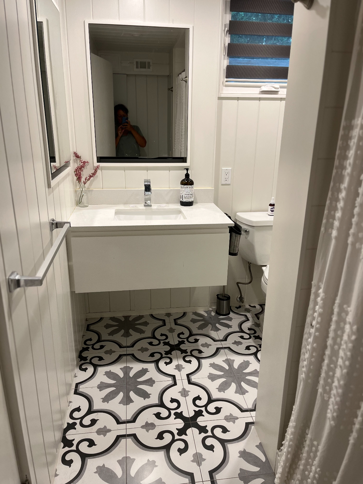 Cozy Hampton Bays getaway - Photo 9