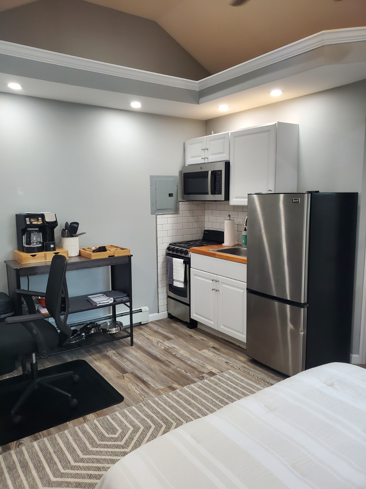 Hip and Cozy Studio - Photo 1