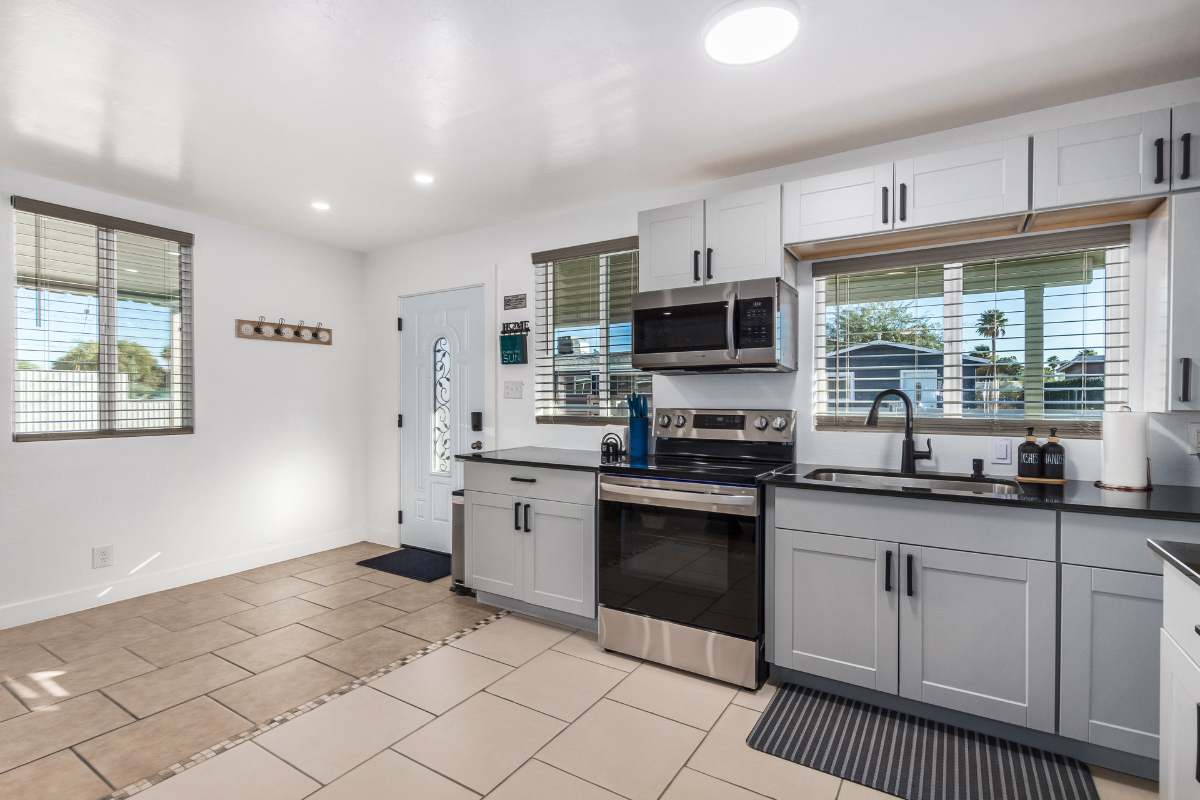 Tucson Gem - Serene 2BR/1BA Home with All Comforts - Photo 7