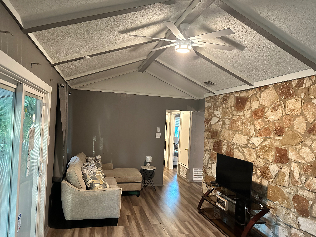 Near the Alamo, Corpus Cristy, Miltary City Usa (All Branches), and a Spacious Home, waiting for you - Photo 1