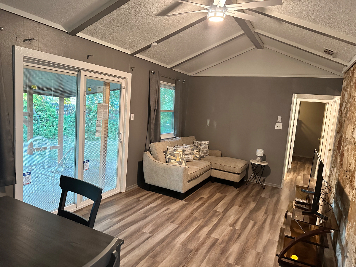 Near the Alamo, Corpus Cristy, Miltary City Usa (All Branches), and a Spacious Home, waiting for you - Photo 4