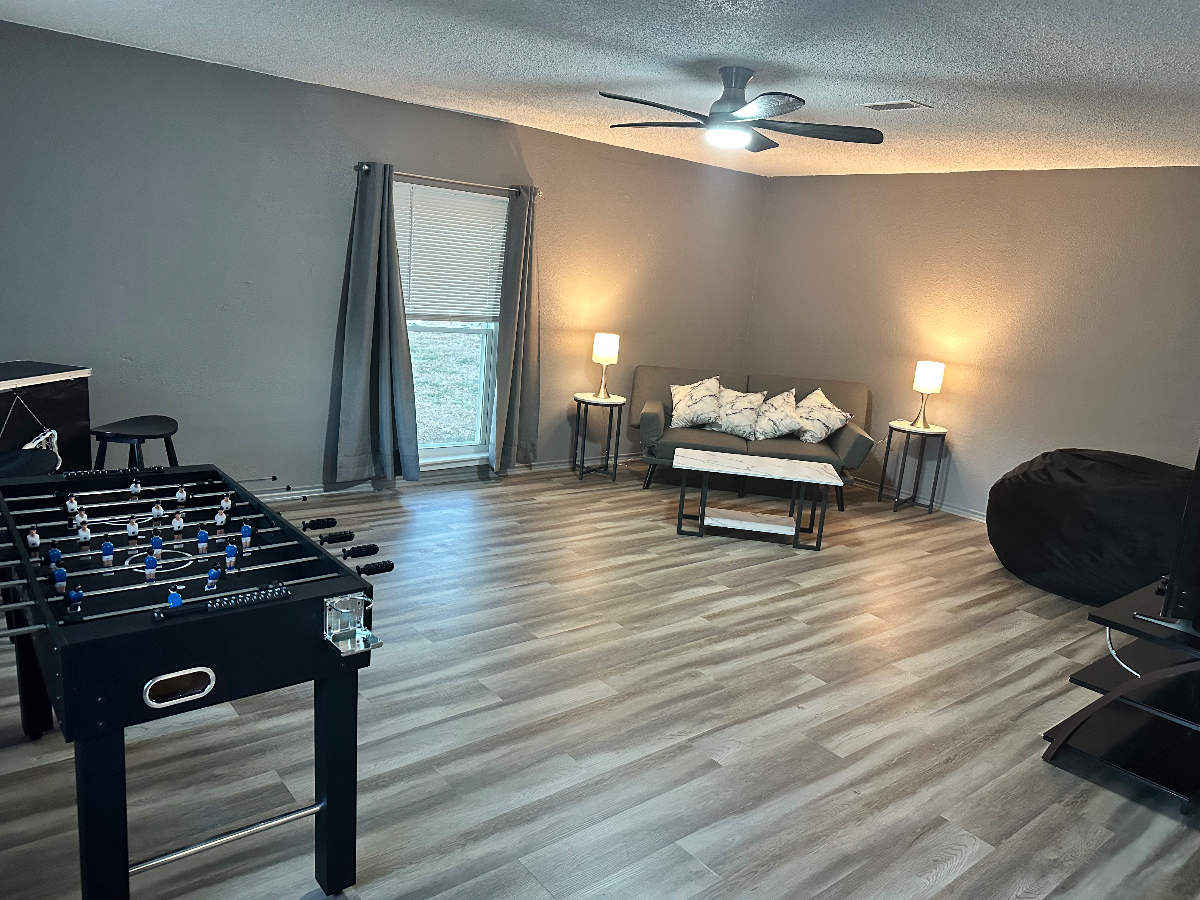 Near the Alamo, Corpus Cristy, Miltary City Usa (All Branches), and a Spacious Home, waiting for you - Photo 5