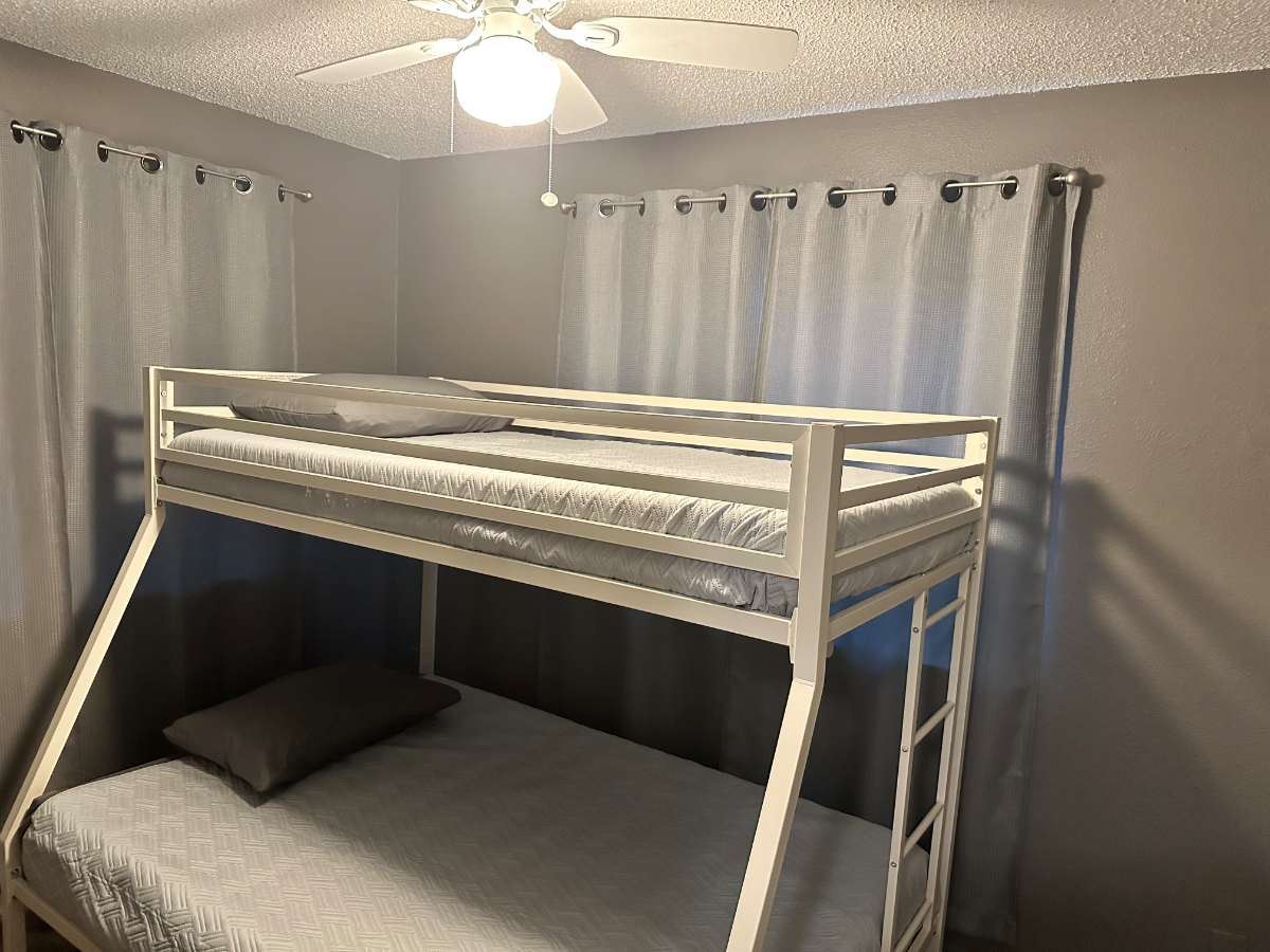 Near the Alamo, Corpus Cristy, Miltary City Usa (All Branches), and a Spacious Home, waiting for you - Photo 10