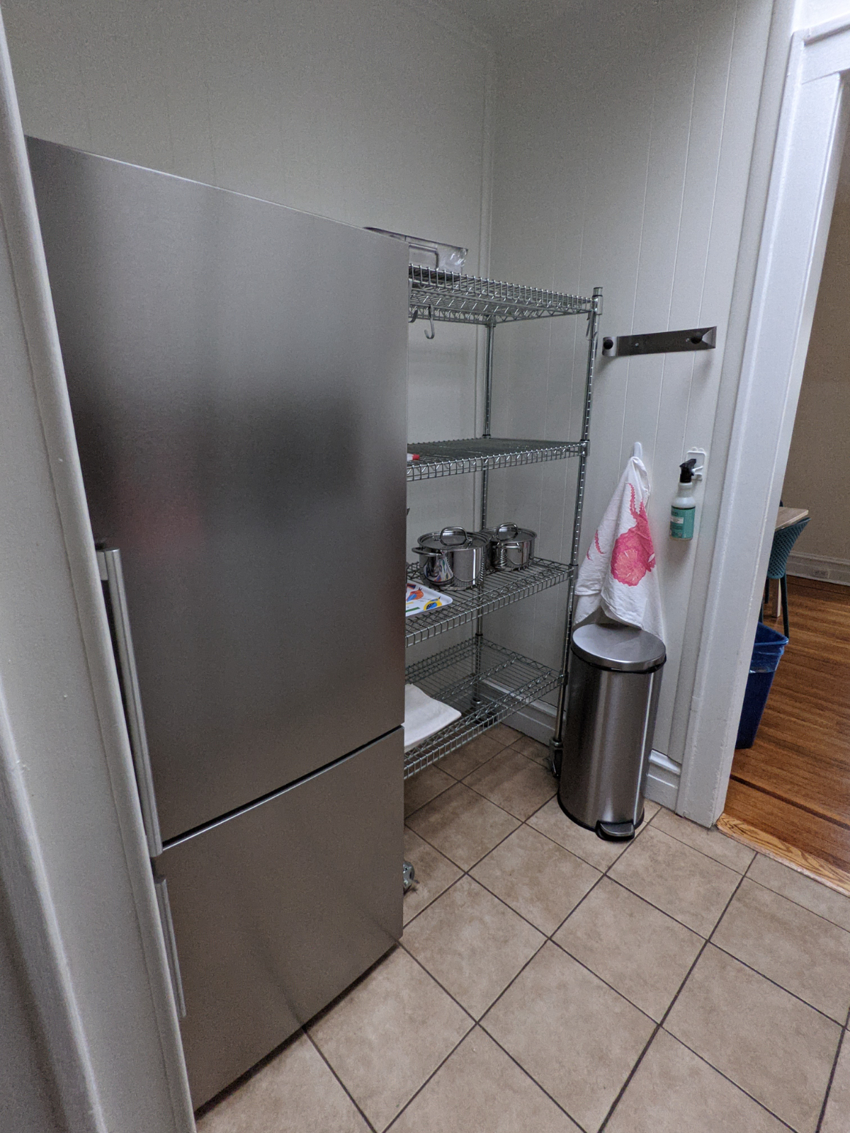 The Treehouse - Stylish Light-Filled 2 Bedroom/1 bath in Jackson Heights,  15 min walk to Elmhurst H - Photo 8