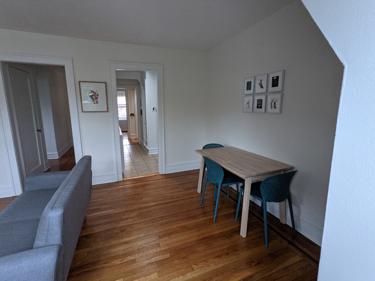 The Treehouse - Stylish Light-Filled 2 Bedroom/1 bath in Jackson Heights, 15 min walk to Elmhurst H - Photo 3