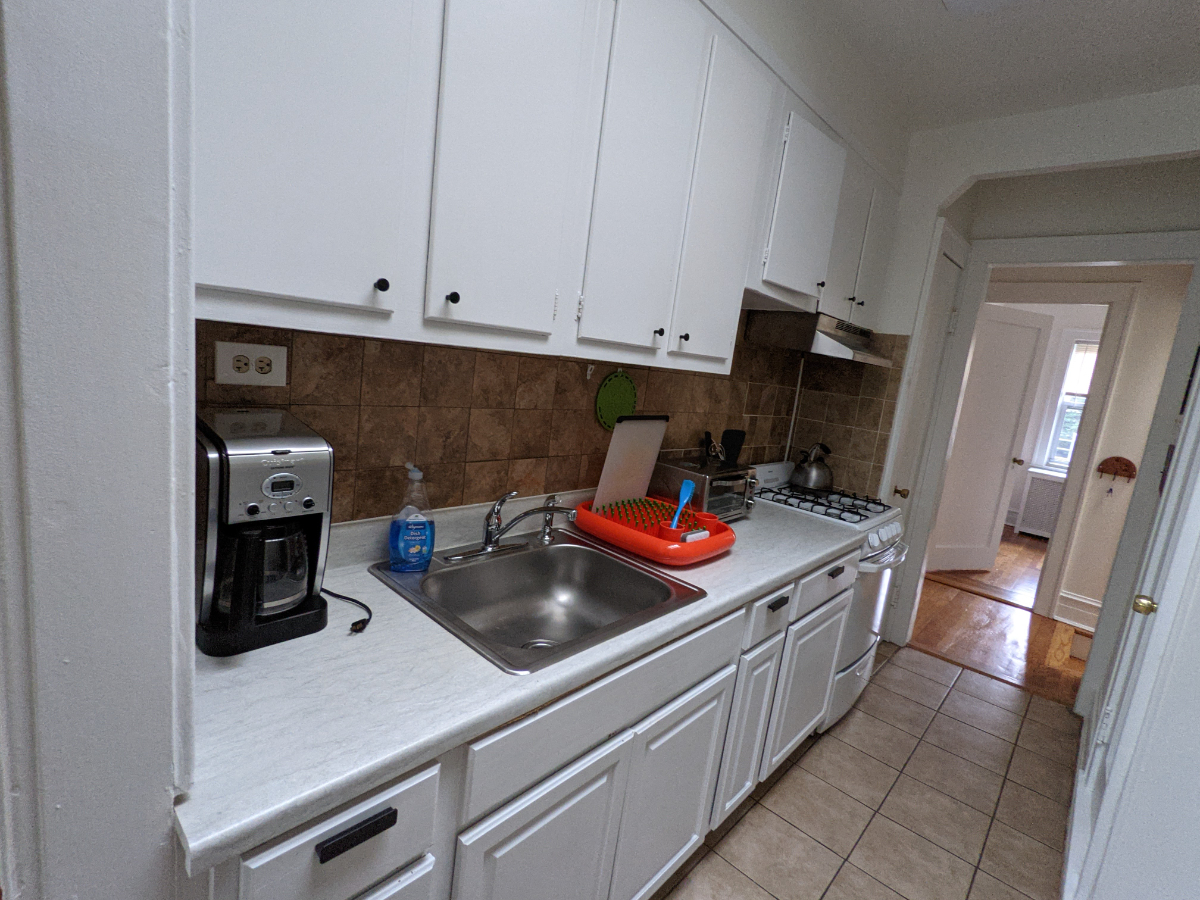 The Treehouse - Stylish Light-Filled 2 Bedroom/1 bath in Jackson Heights,  15 min walk to Elmhurst H - Photo 10