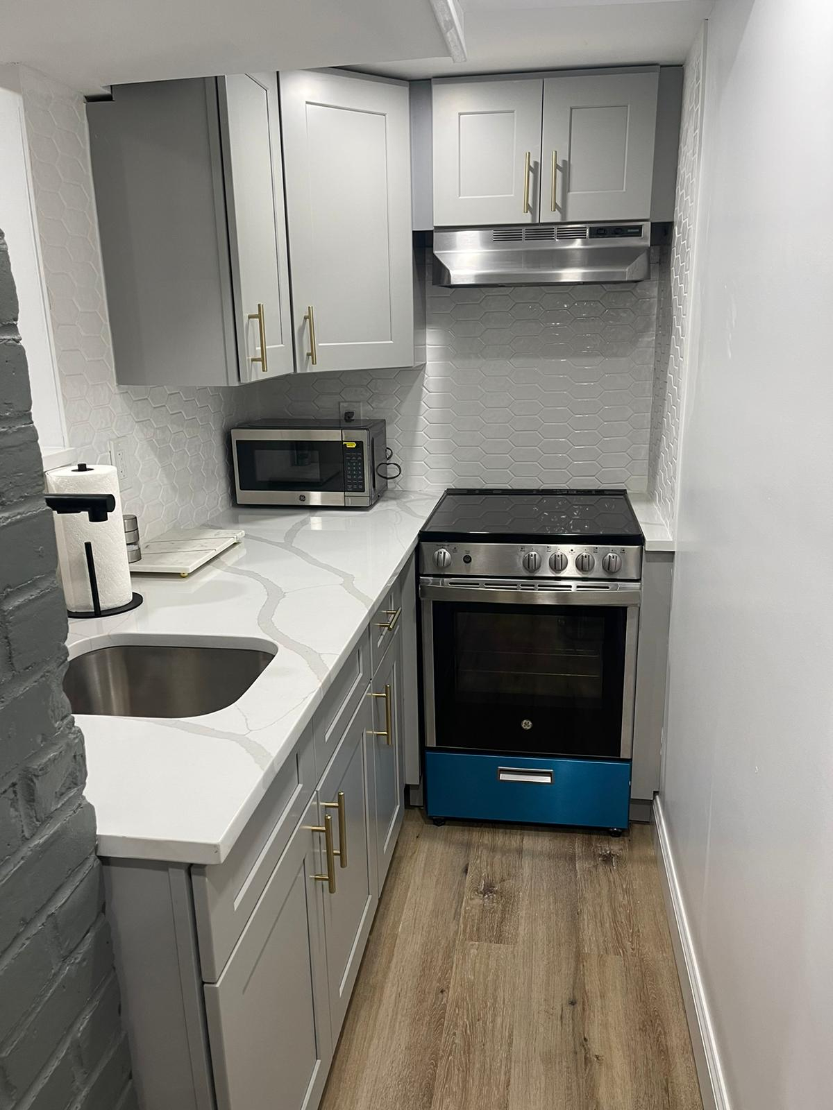 COZY 1 BEDROOM APT IN PELHAM GARDENS, BRONX - Photo 12