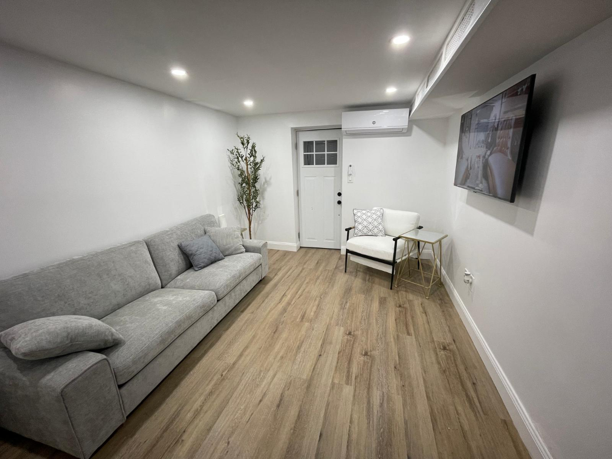 COZY 1 BEDROOM APT IN PELHAM GARDENS, BRONX - Photo 5