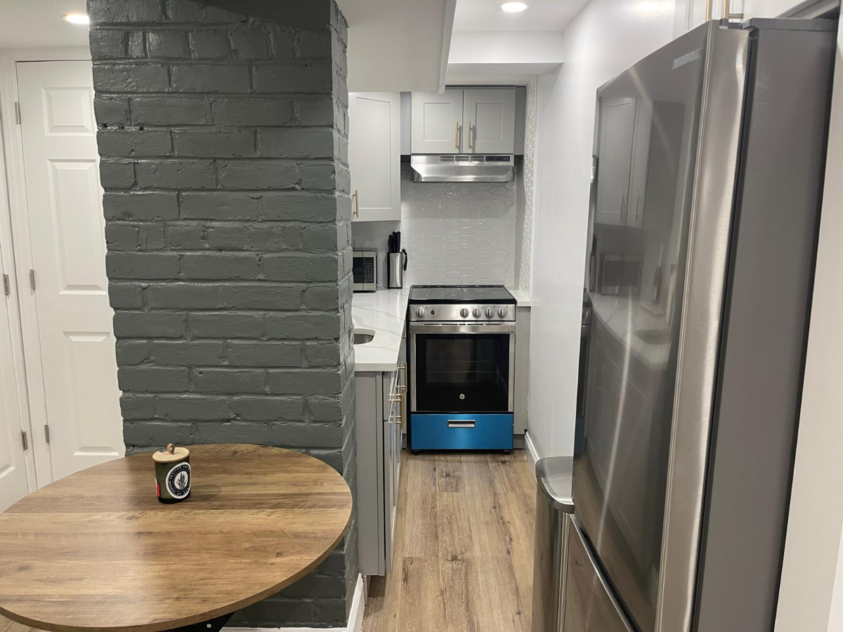 COZY 1 BEDROOM APT IN PELHAM GARDENS, BRONX - Photo 11