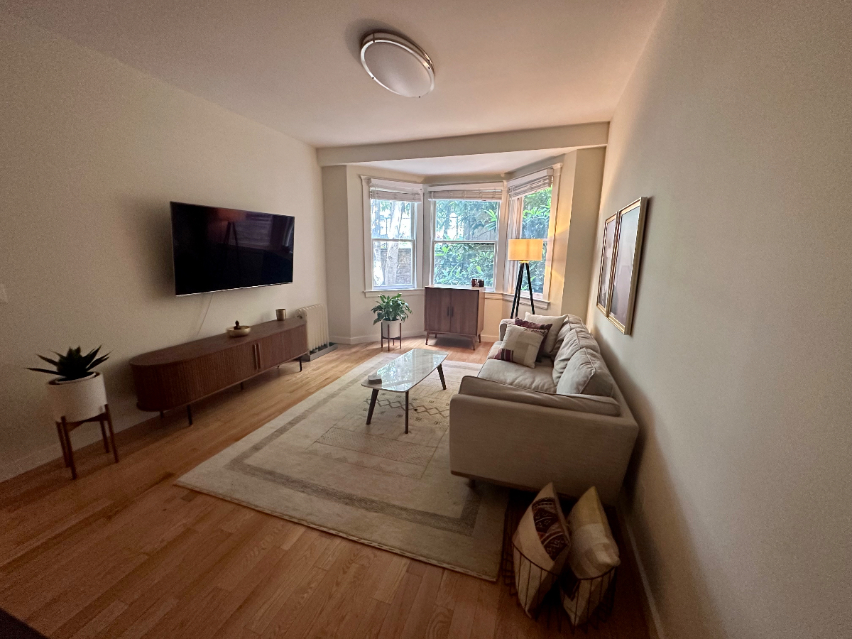 1 Bedroom w/ Private Bathroom, Wash/Dryer in a 2B/2B Apt - Photo 2