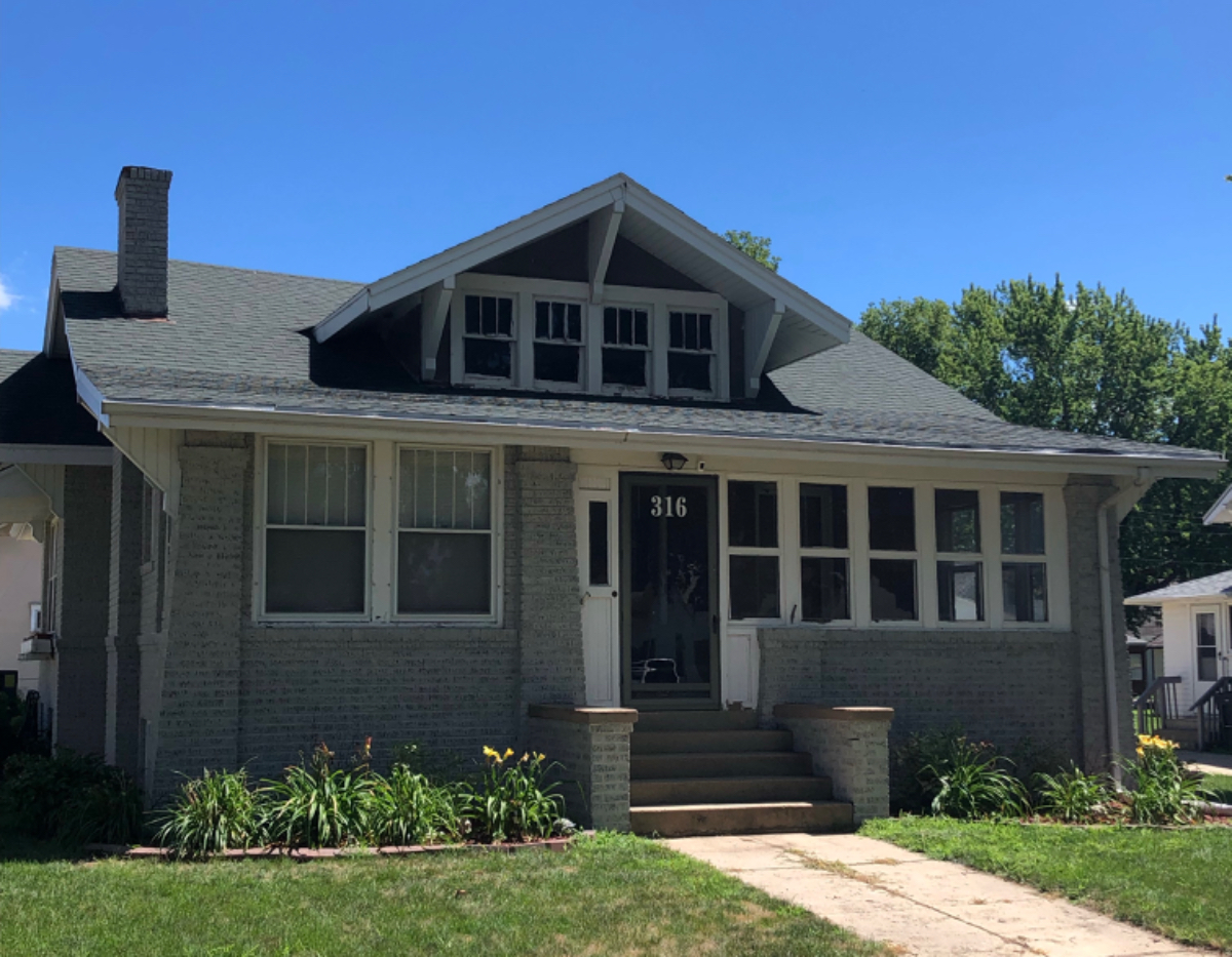 Small Town Bungalow Unit 2