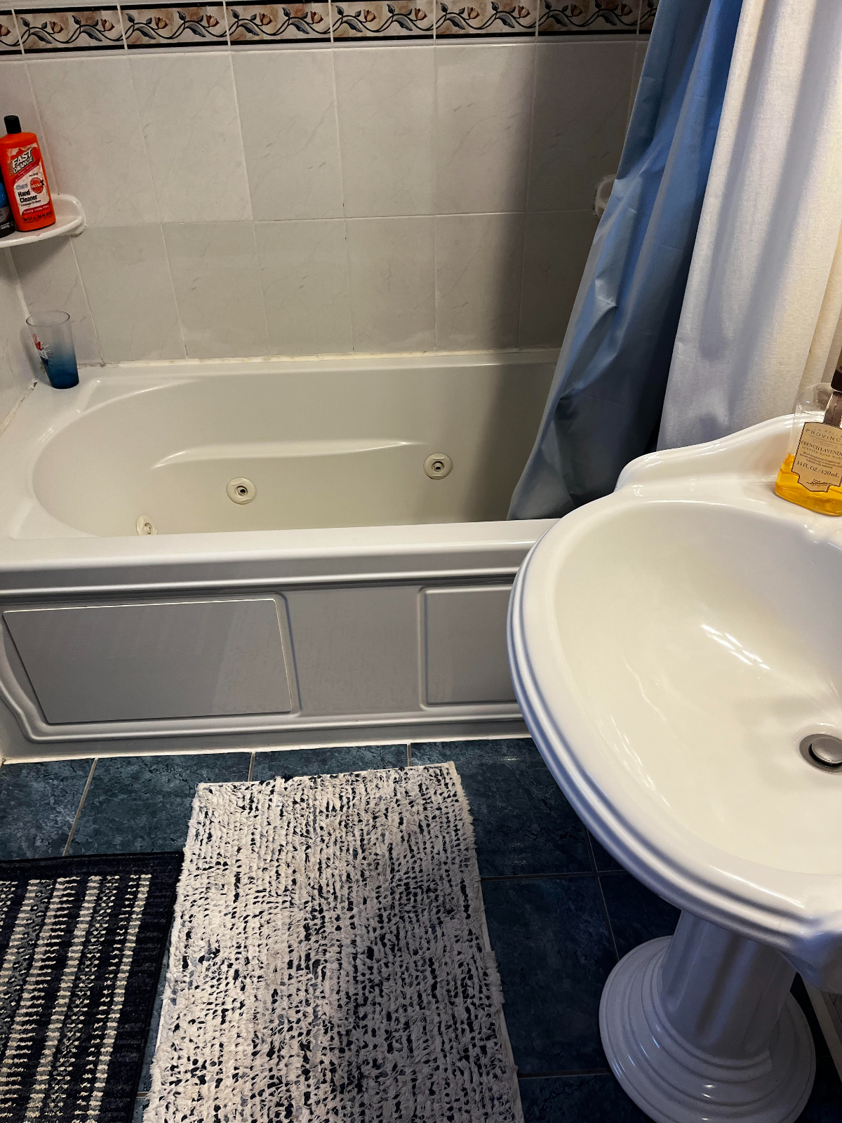 RENTED TILL AUGUST 15, 2026 - Single room, shared bathroom -- We are nurses - Diamond in the Ruff, w - Photo 3