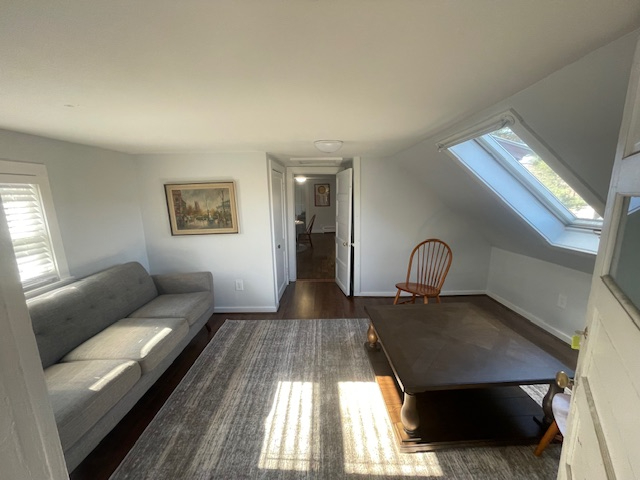 Springfield Large Two Bedroom upstairs apartment. Close to Springfield Hospital - Photo 3
