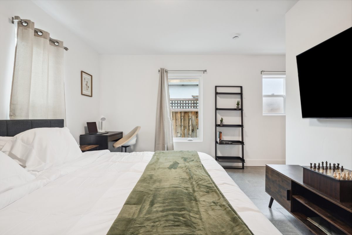 2bd 2bth/ Washer/Dryer in unit - Photo 1