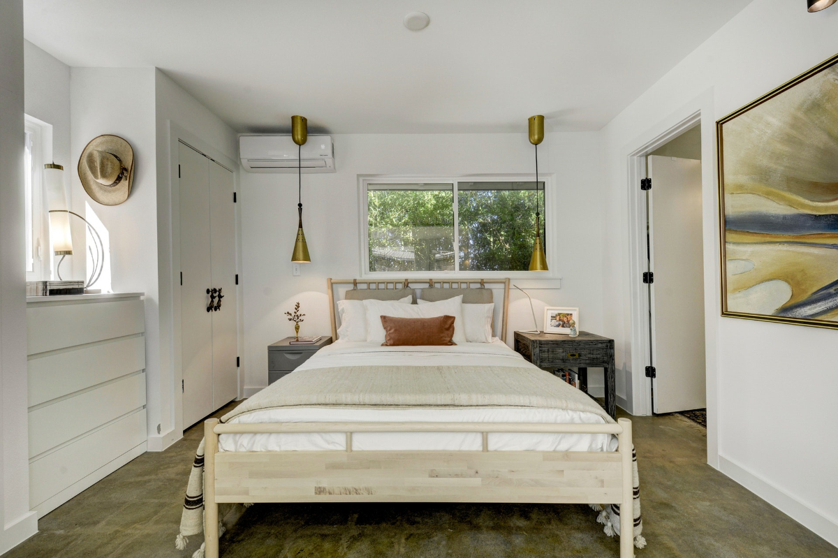 Designer 52nd Street Bungalow in Northloop Unit A - Photo 7