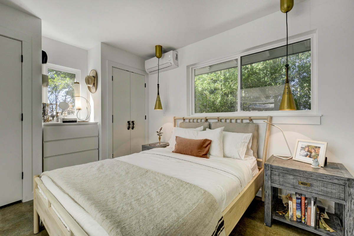 Designer 52nd Street Bungalow in Northloop Unit A - Photo 9