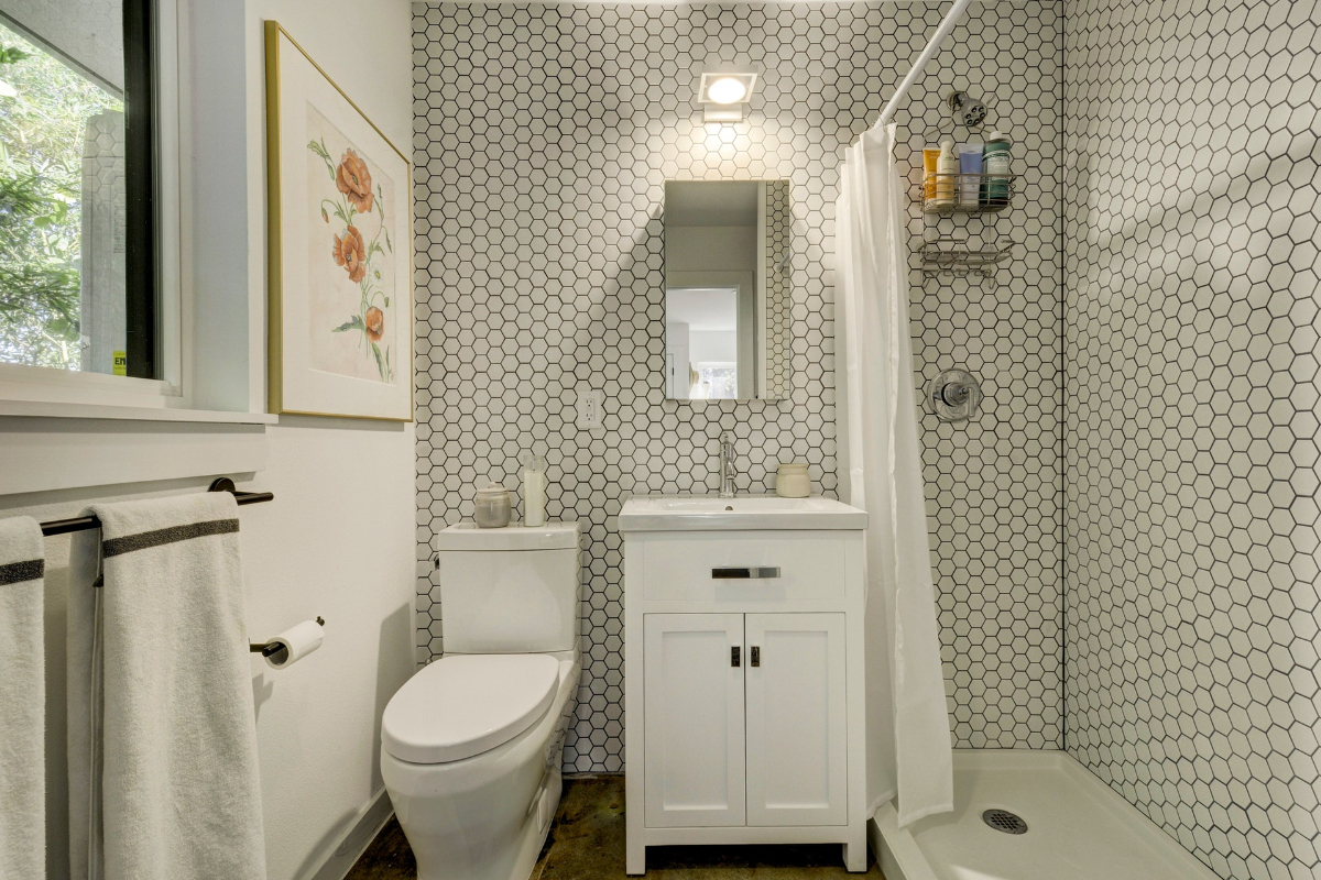 Designer 52nd Street Bungalow in Northloop Unit A - Photo 10