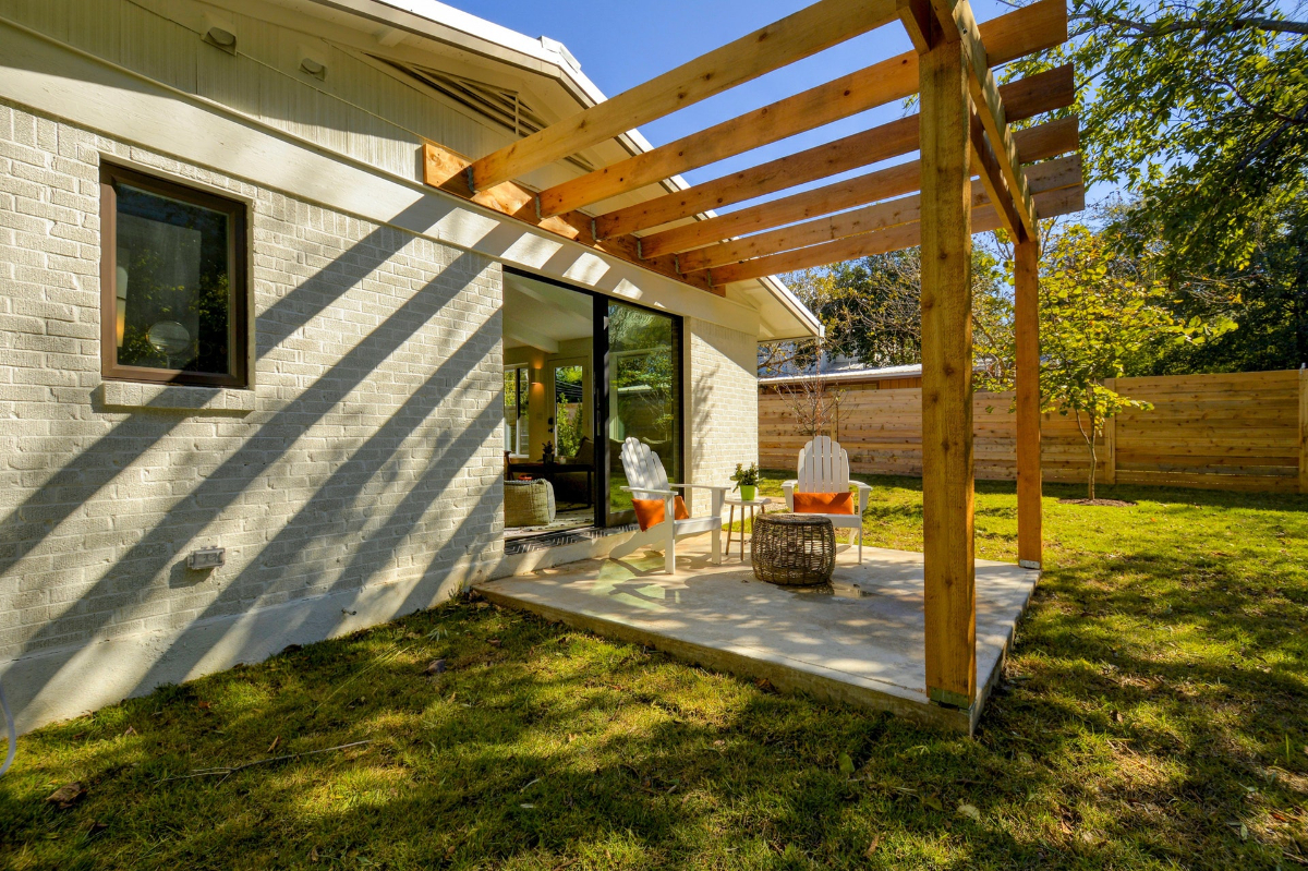 Designer 52nd Street Bungalow in Northloop Unit A - Photo 12