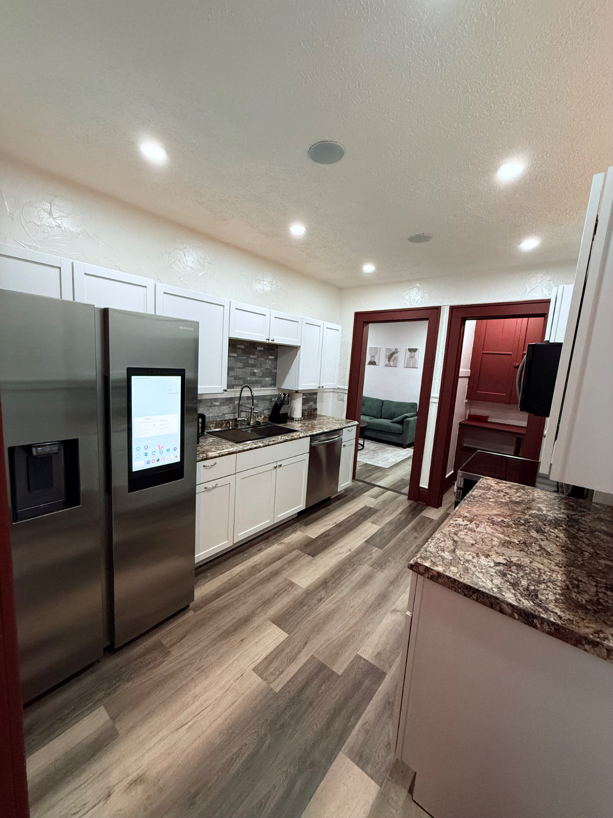Furnished Rooms in Rochesters South Wedge | Near Highland & Strong - Photo 8