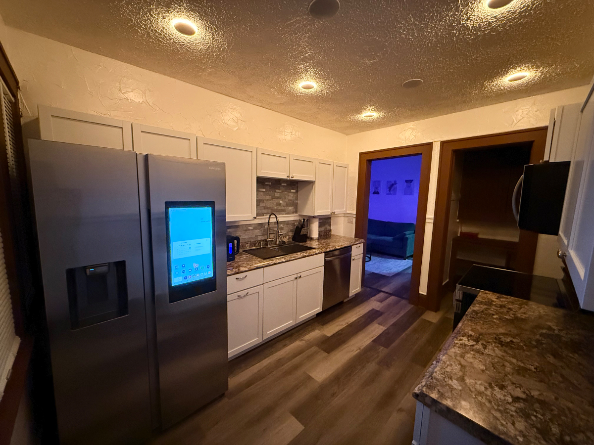Furnished Rooms in Rochesters South Wedge | Near Highland & Strong - Photo 10
