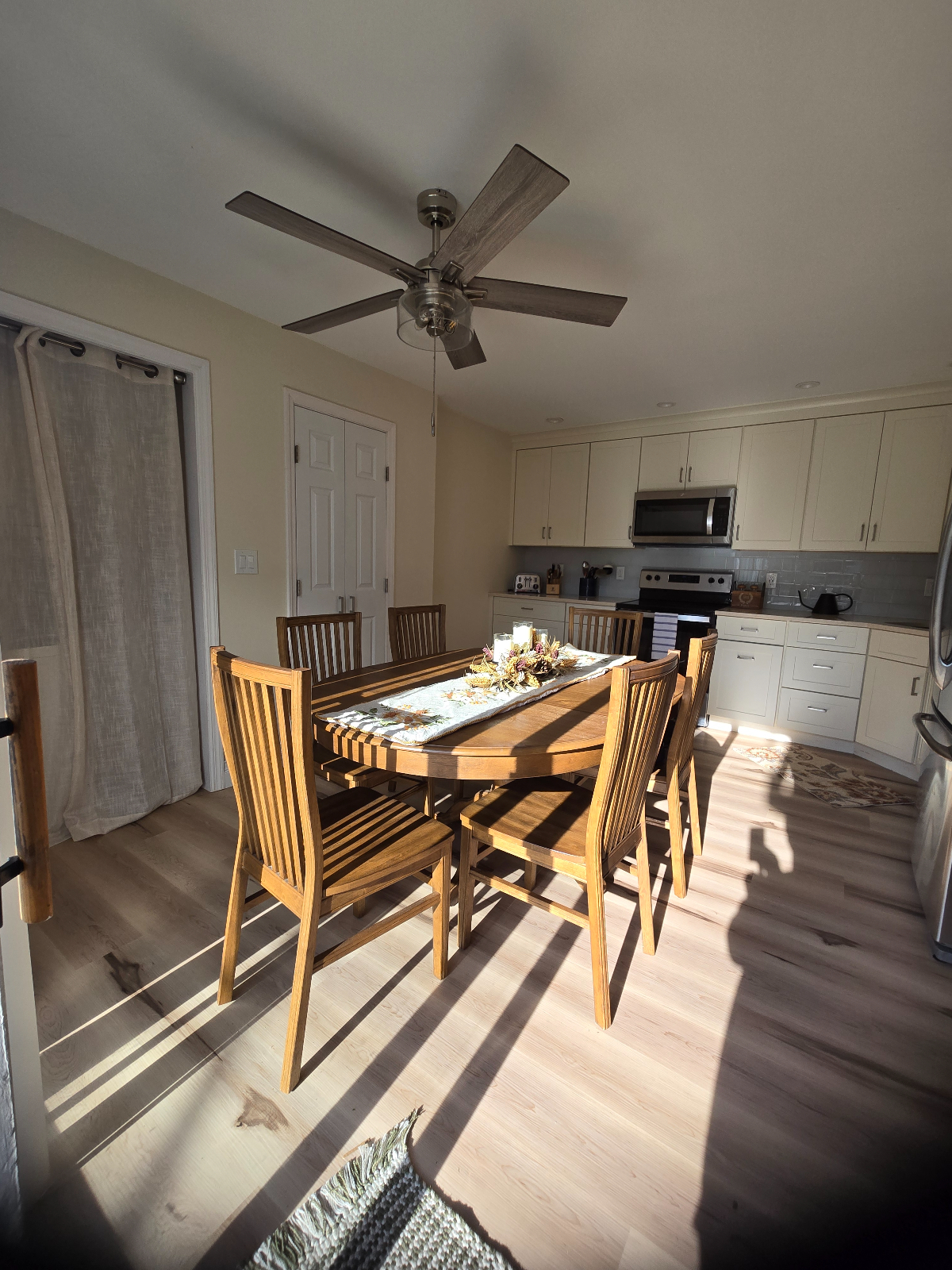 Newly Renovated 1 Bedroom. Great location between Ferries and Main Street, walking distance to Hosp - Photo 4