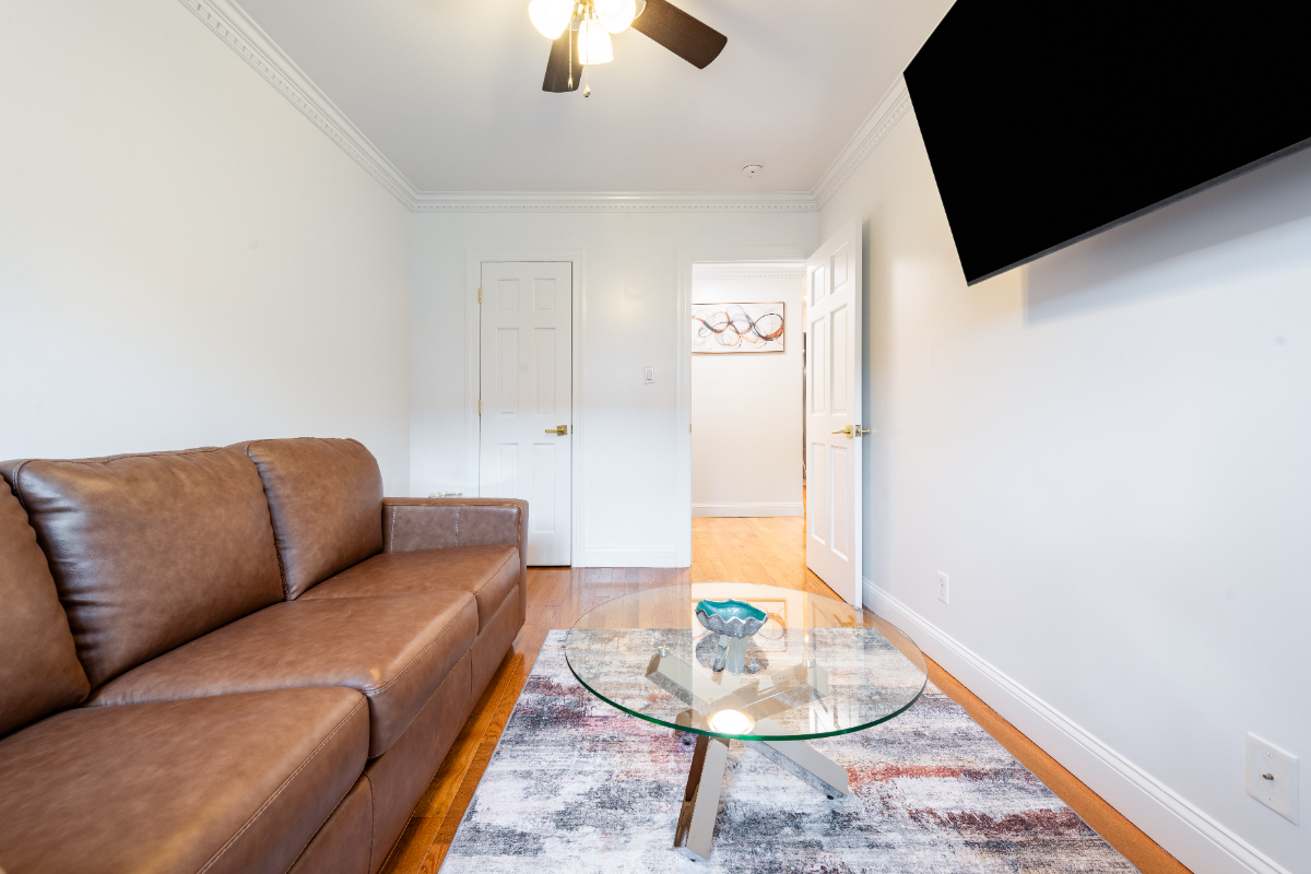 Turnkey, Day-Sleeper Friendly 1BR Hub - Minutes - Photo 10