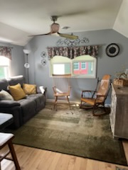 Two bedroom and one bath. newly renovated. Cozy and homey. - Photo 6