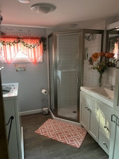 Two bedroom and one bath. newly renovated. Cozy and homey. - Photo 10