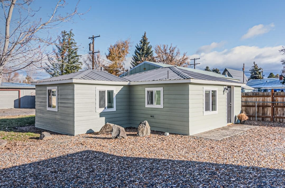 Prineville Tiny Home - Photo 2