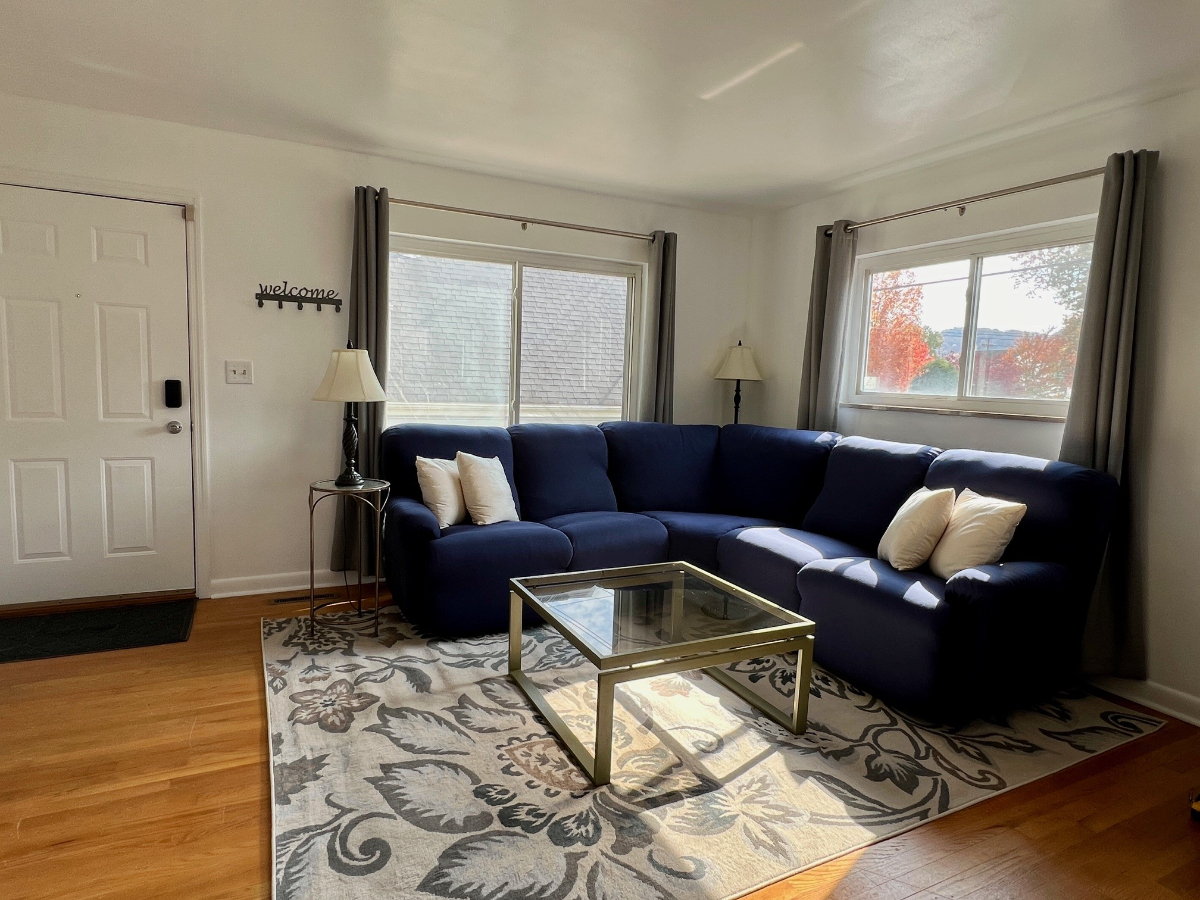 Furnished 2BR Townhouse Near CAMC + St. Francis | Utilities Included - Photo 4