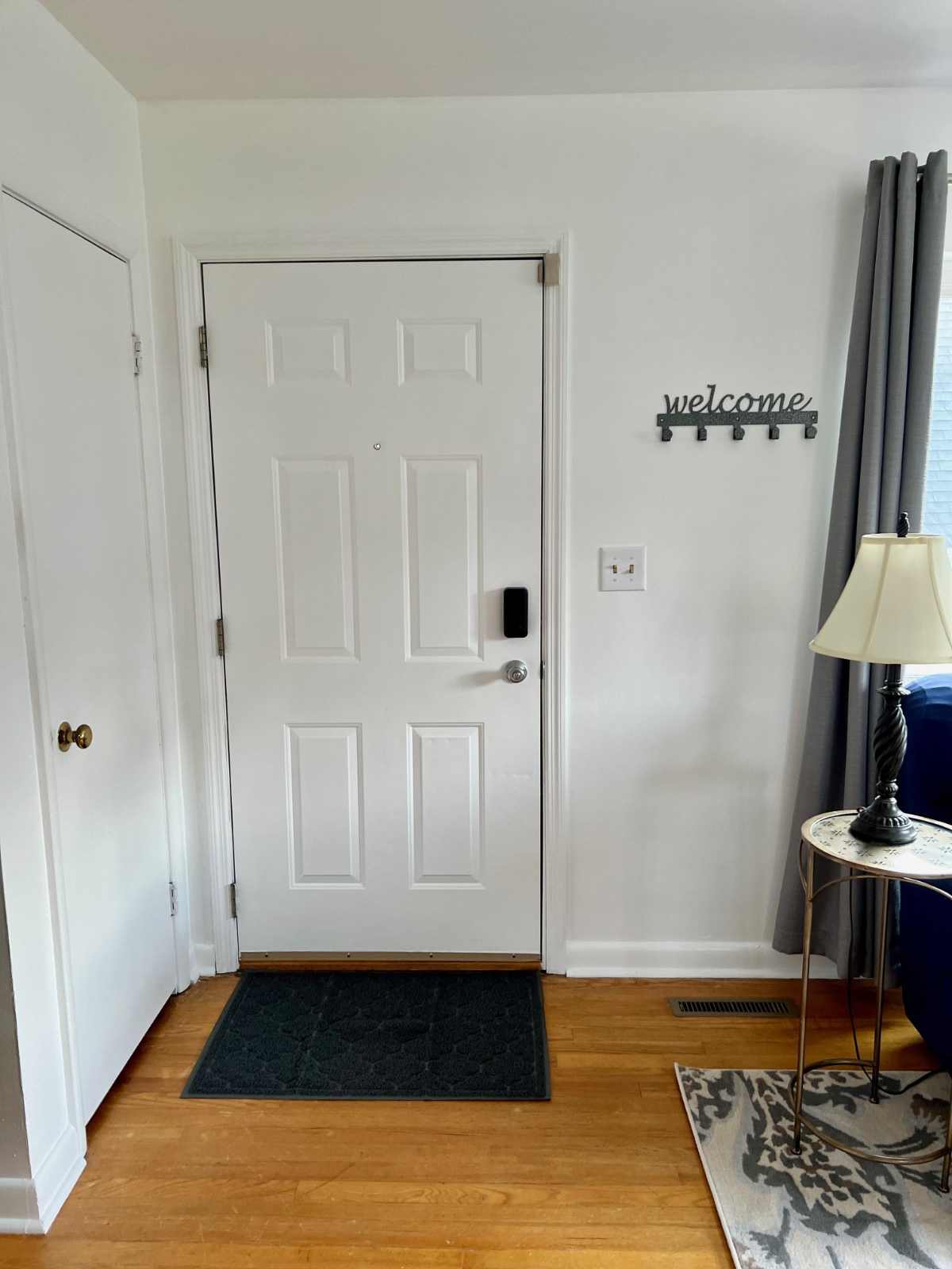 Furnished 2BR Townhouse Near CAMC + St. Francis | Utilities Included - Photo 2