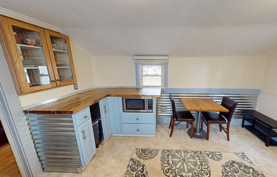 Cozy Cottage Near Downtown and Medical Facilities - Photo 5
