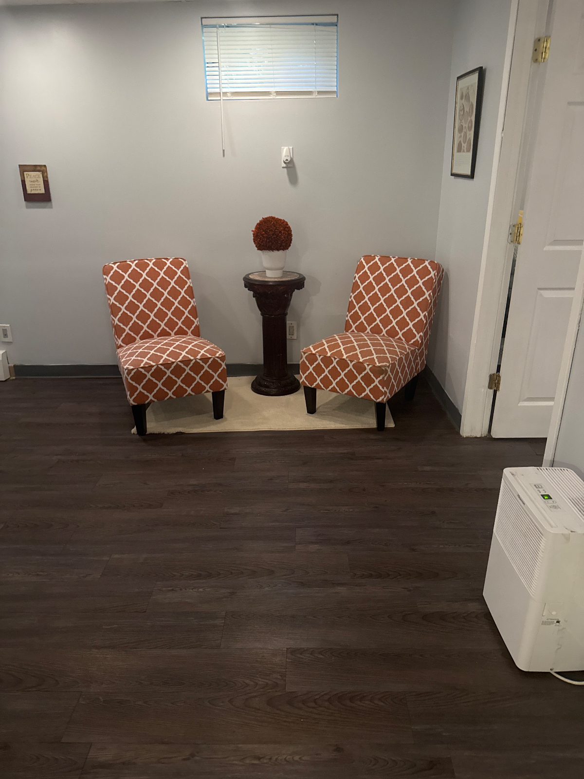 Cozy apartment with access to all transportation - Photo 1