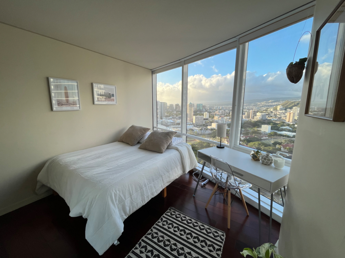 Honolulu Condo - Room for Rent