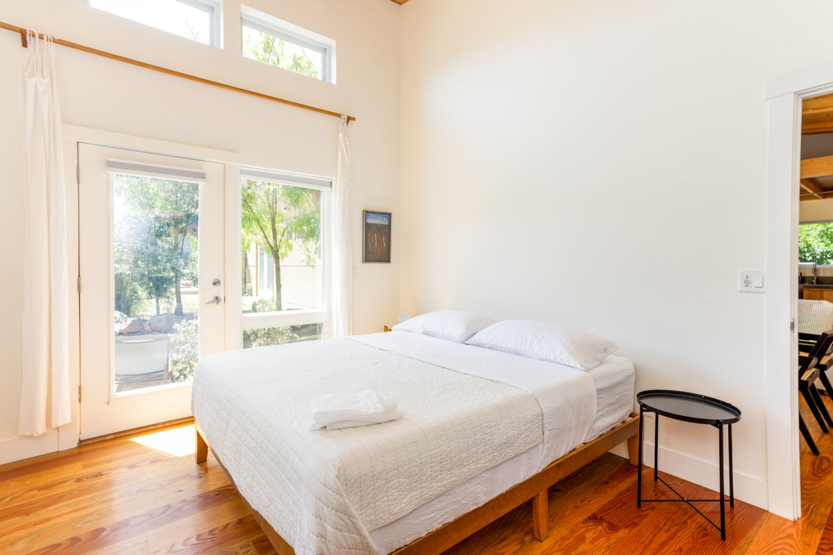 Temporary Modern Living on Bend's Westside - Photo 6