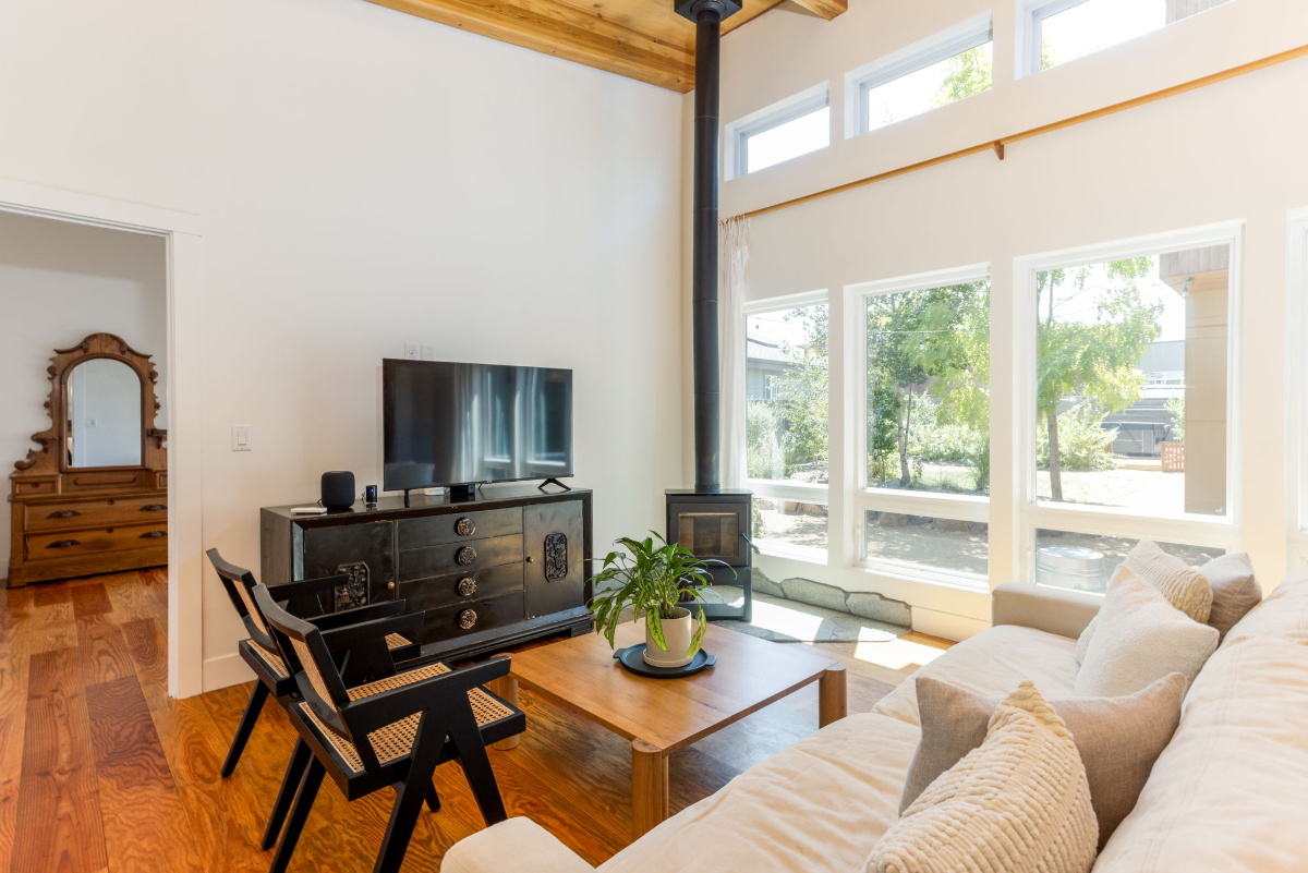 Temporary Modern Living on Bend's Westside - Photo 1