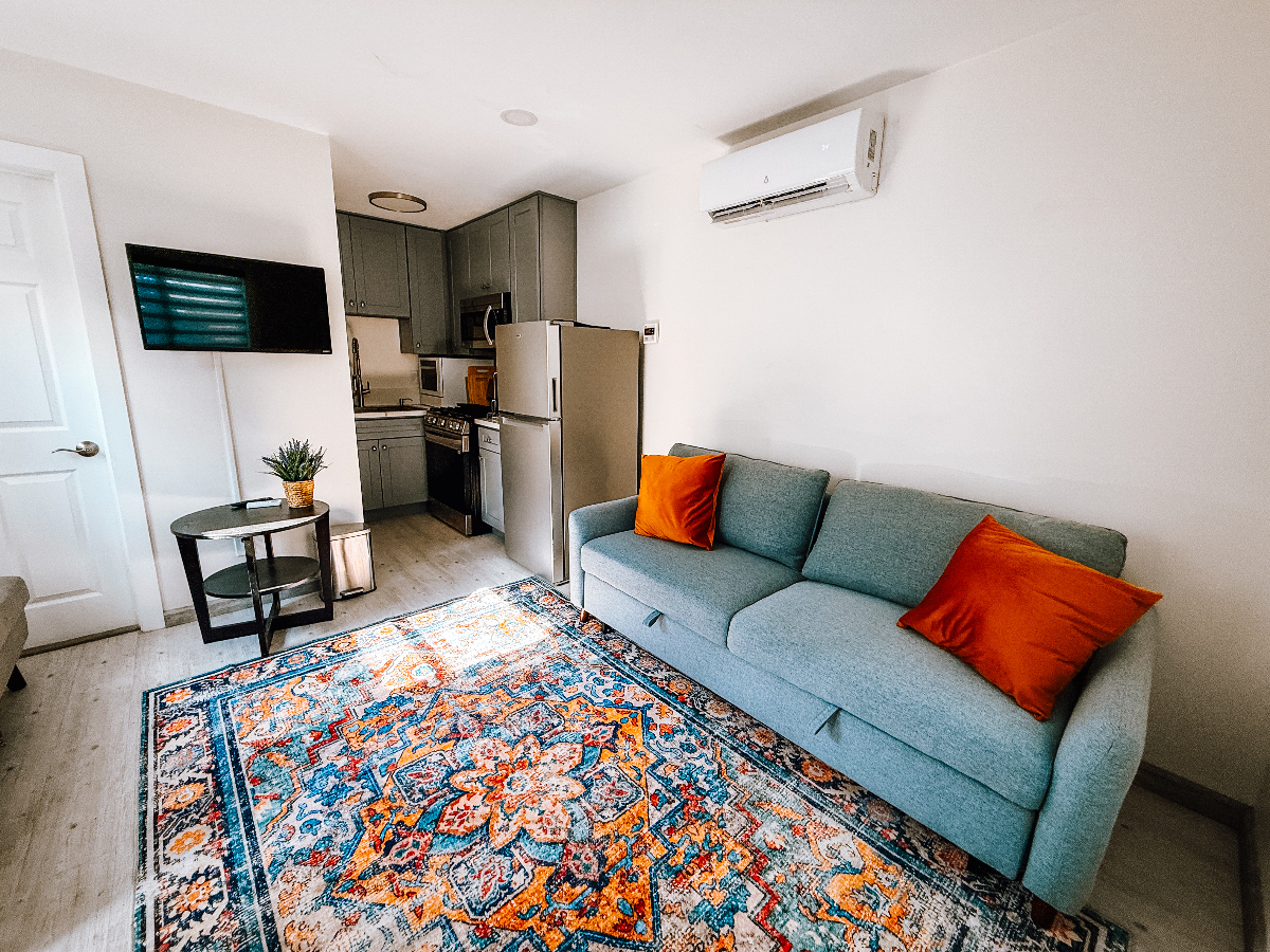 Private, Detached Studio near DTLB and Hospitals