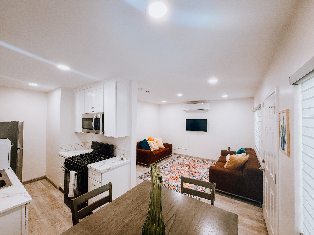 Large 1 bed/1ba near DTLB and Hospitals