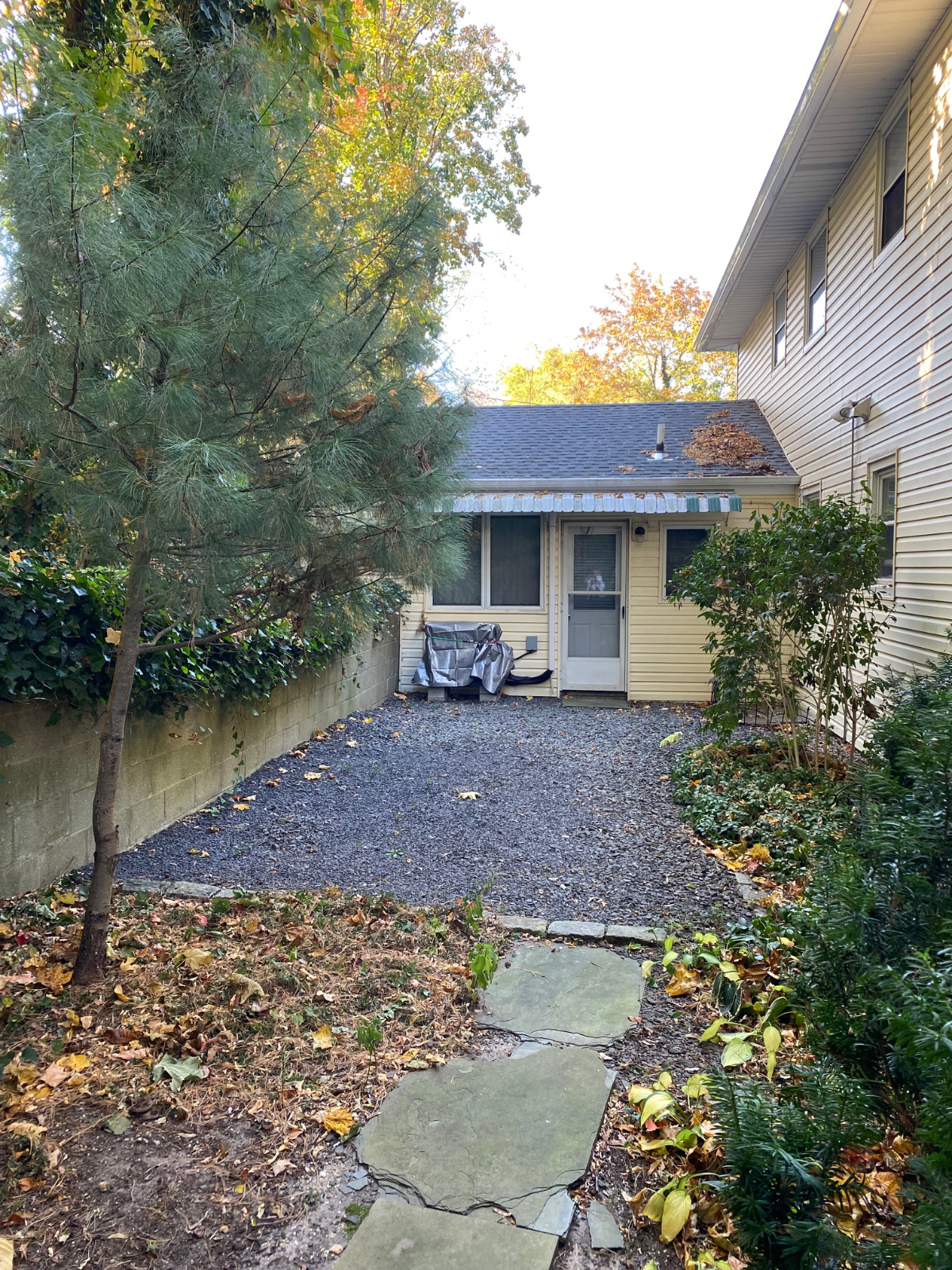 Spacious studio apartment walk to Huntington Village and hospital - Photo 10