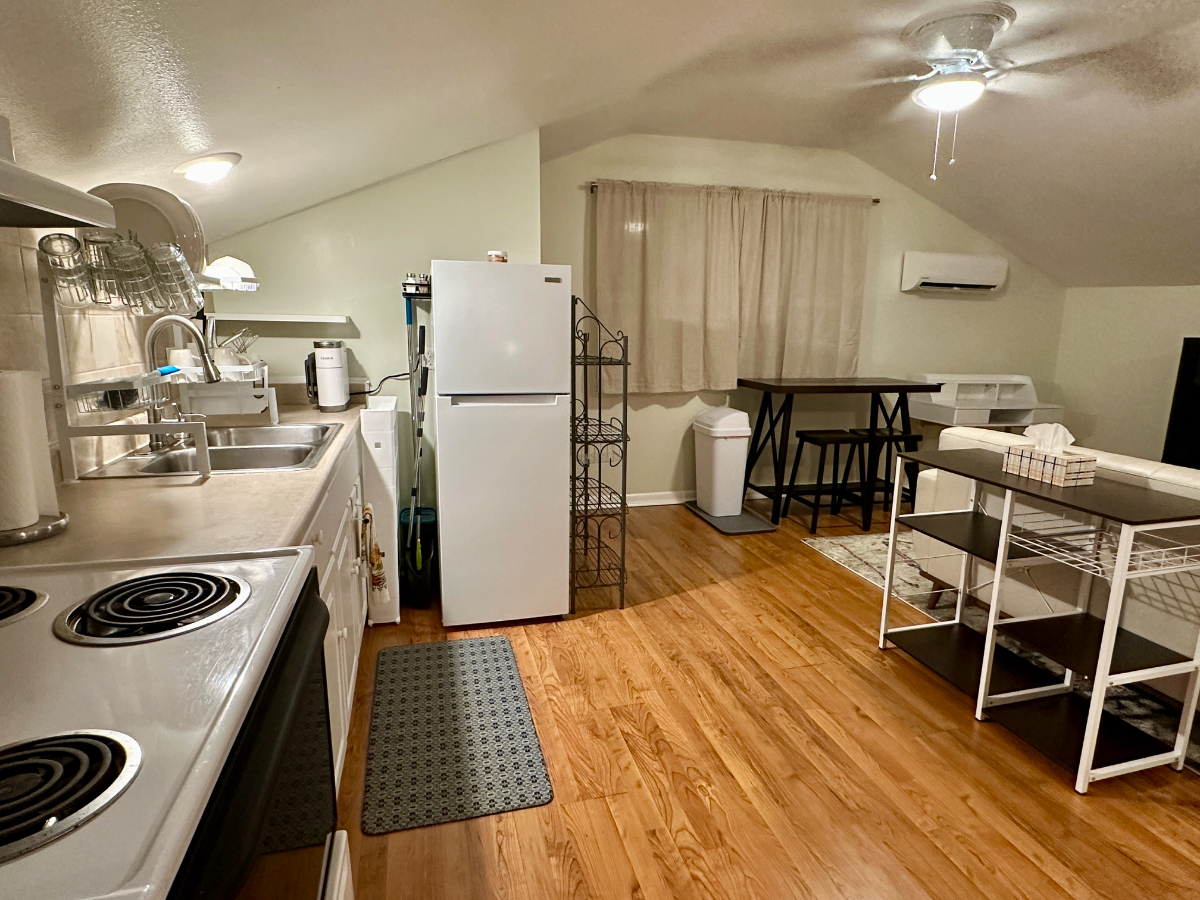 Private Studio Apartment Near Hospitals - Photo 6