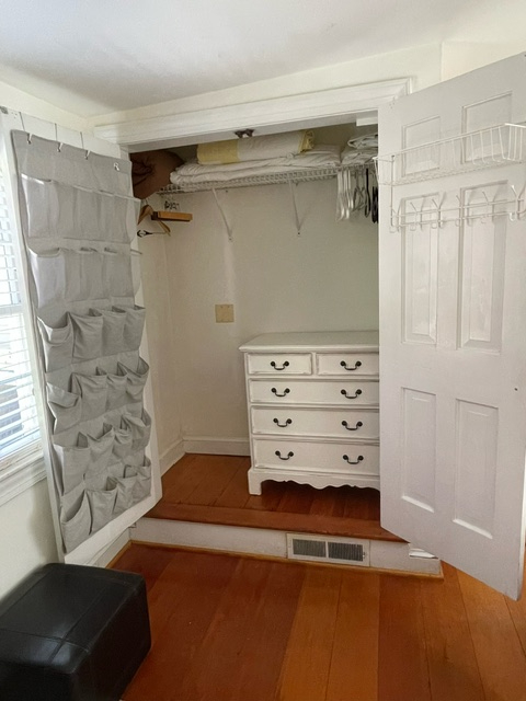 Street Front Carriage House - Photo 10
