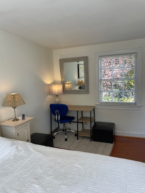 Street Front Carriage House - Photo 9