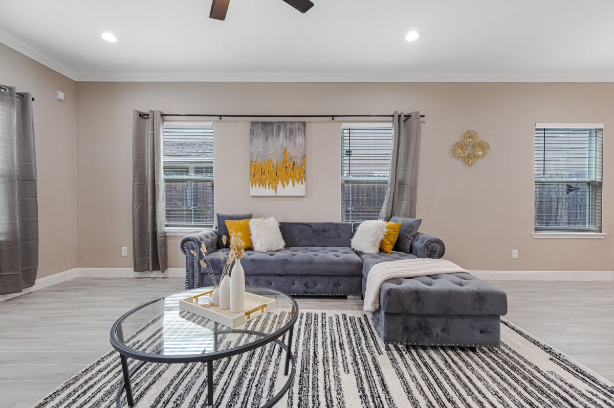 Stylish 2 bed in prime location - Photo 2