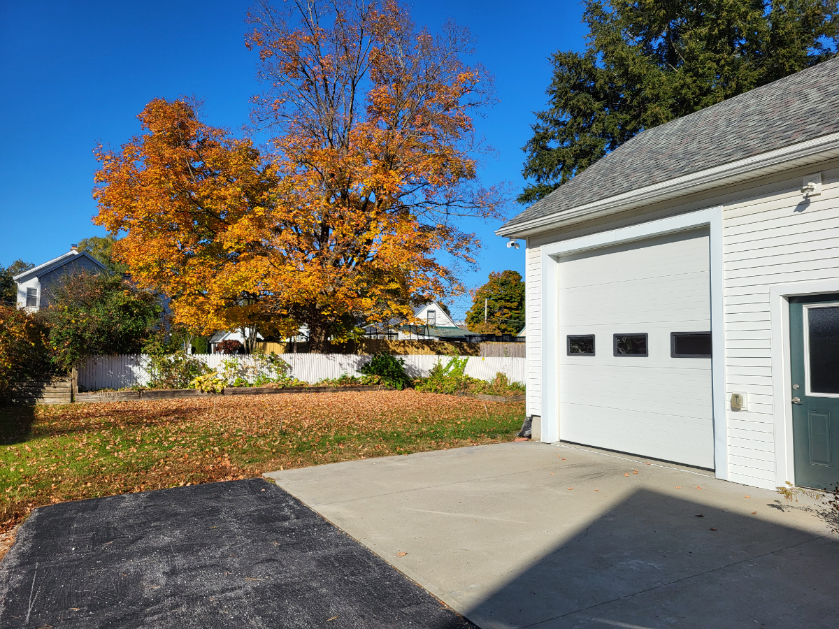 Single Family Home Downtown Rutland - Photo 2